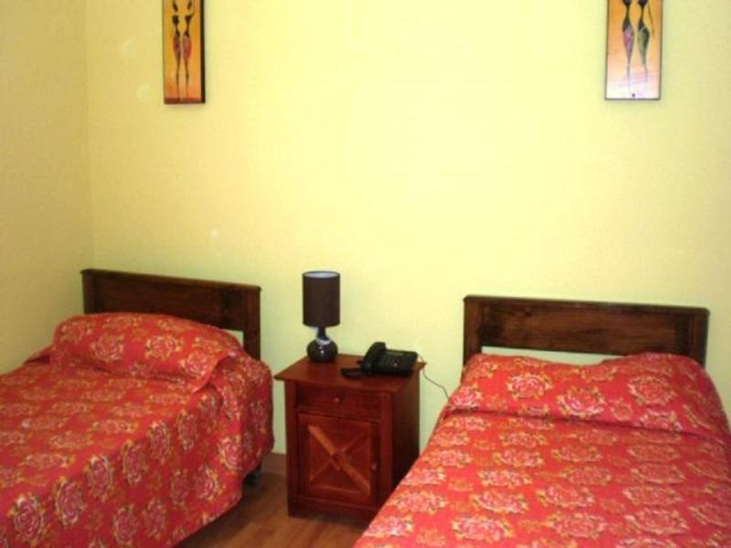 Victoria Hotel 2*
